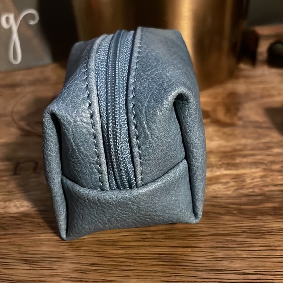 Thirty-One Petite Pouf Mini Pouch - Picture 3 of 7